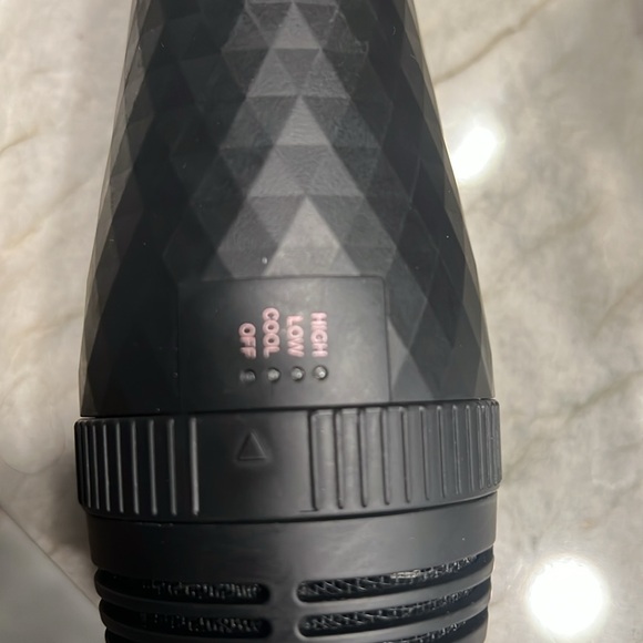 L'ANGE HAIR Le Volume 2-in-1 Titanium Blow Dryer Brush - Picture 8 of 10